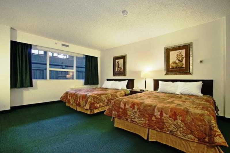 Comfort Inn & Suites Downtown Едмонтон Екстер'єр фото